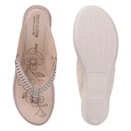 madam glorious Textured Wedge Sandals image 2