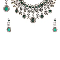 AURAA TRENDS Gold-Plated Kundan-Studded & Beaded Jewellery Set image 3
