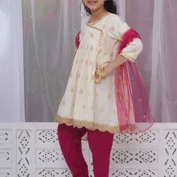 Little Bansi Girls Ethnic Motifs Embroidered Regular Sequinned Pure Cotton Kurta with Pyjamas & With Dupatta image 3