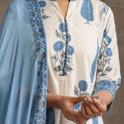 Khushal K Women Floral Printed Regular Pure Cotton Kurta with Palazzos & With Dupatta image 5