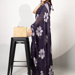 KALINI Floral Printed Zari Saree image 4