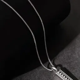 GIVA 925 Silver Oxidized Resourceful Pendant With Box Chain image 1