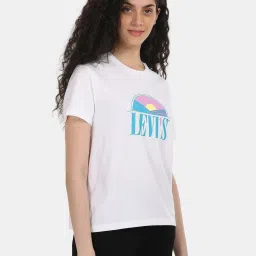 Levi's White Cotton Relaxed Fit Graphic Top image 1