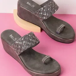 Inc.5 Women's Pewter Toe Ring Wedges image 1