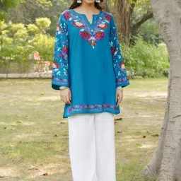 House of Kari Woolen Cashmilon Short Kurta in Green Fuchsia image 1