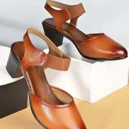 Pelle Albero Women's Tan Ankle Strap Sandals image 1