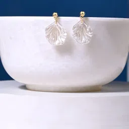 Accessorize London White Oyster Shell Drop Earring image 1