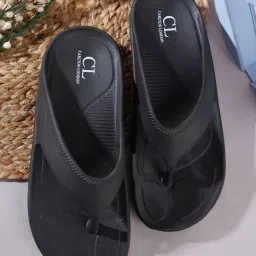 Carlton London Men's Black Flip Flops image 1