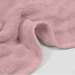 Haus & Kinder Deep Red And Blush Cotton 520 GSM Bath Towel - Set of 2 image 5