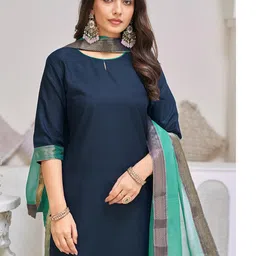 CLAVINET Women Solid Kurta with Trousers & With Dupatta image 4