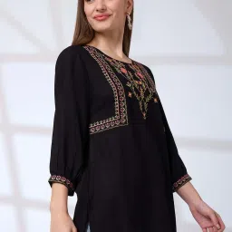 Globus Women Black Floral Embroidered Yoke Fusion Tunic image 1