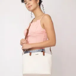 Fastrack MTO MTS newline1 White PU Medium Handbag image 2