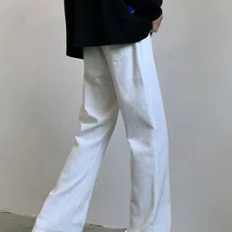 StyleCast Men Mid-Rise Easy Wash Relaxed Fit Regular Trousers image 3