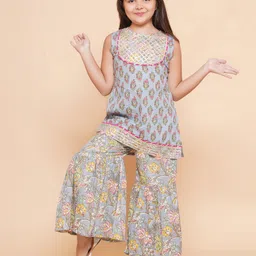 Bitiya By Bhama Cotton Woven Sleeveless Floral Printed & Gota Lace Embellished Kurta Sharara Set - Grey-picture-10