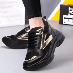 Iconics Women's Black Running Shoes image 5