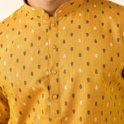 Diwas by Manyavar Abstract Printed Mandarin Collar Straight Cotton Kurta image 3