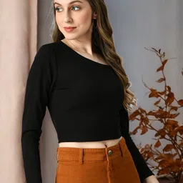 IUGA Off-Shoulder Crop Top image 5