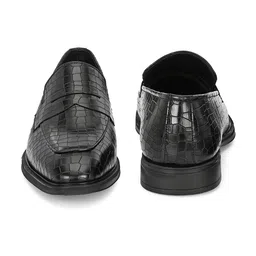 House of Pataudi Men Textured Round Toe Formal Loafers image 4