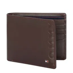 Tommy Hilfiger Brown Casual Leather Bi-Fold Wallet for Men image 2