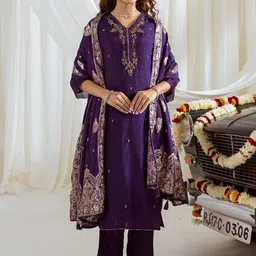 DIVASTRI Floral Embroidered V-Neck Zari Dola Silk Straight Kurta With Trousers & Dupatta-image-38