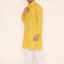 Maharaja Ethnic Motifs Printed Regular Straight Kurta With Pyjamas image 2