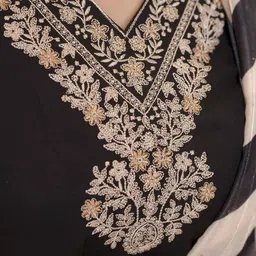 DIVASTRI Floral Embroidered V-Neck Straight Kurta With Trousers And Dupatta image 4