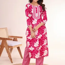 Women Basket Women Floral Printed Regular Kurta with Trousers-image-53
