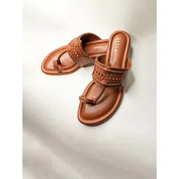 THE ALTER Women Textured Kolhapuri One Toe Flats with Laser Cuts image 2