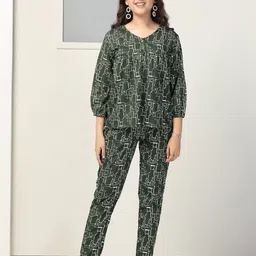 YK Girls Printed Top with Trousers-image-19