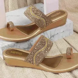 Metro Women's Gold Toe Ring Wedges-image-10