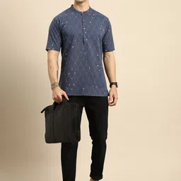 Anouk Men Navy Blue & White Geometric Printed Kurta image 2