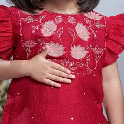 Vivedkids Girls Floral Embroidered Regular Thread Work Kurti with Sharara & With Dupatta image 2