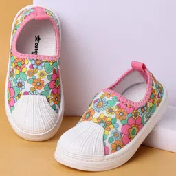 Cute Walk by Babyhug Casual Slip On Shoes Floral Print - Pink-picture-15