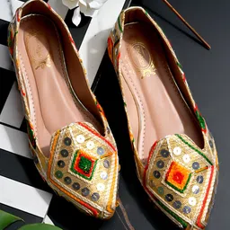 Shoetopia Geometric Embroidered & Sequins Embellished Mojaris - Golden-picture-41