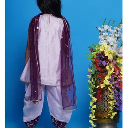 Little Bansi Sleevelesss Floral Embroidered Kurta With Dhoti & Dupatta - Pink image 3