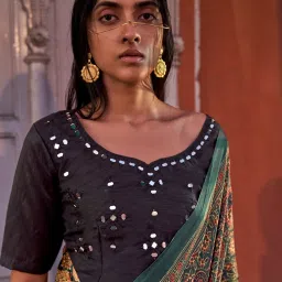 Saree Mall Green Printed Sarees With Unstitched Blouse image 2