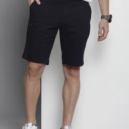 Tommy Hilfiger Men Solid Mid-Rise Regular Shorts-image-82