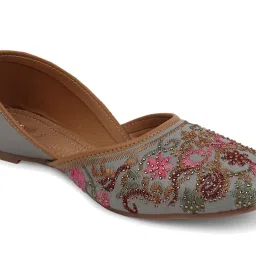 Iconics Women's Grey Ethnic Juttis image 4