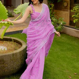 KALINI Floral Printed Saree With Blouse Piece image 3