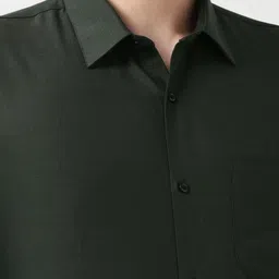 Peter England Spread Collar Regular Sleeves Slim Fit Formal Shirt image 4