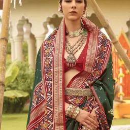 Elora Green Printed Saree With Unstitched Blouse image 2