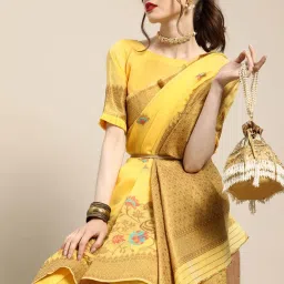 Saree Mall Yellow Floral Print Saree With Unstitched Blouse image 3
