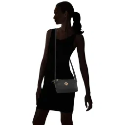 Baggit Black Solid Medium Sling Bag image 2