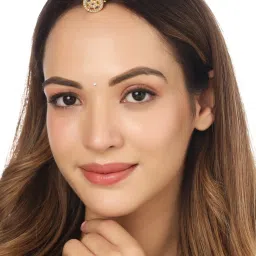 NVR Gold Statement Maang Tikka Headpiece image 2