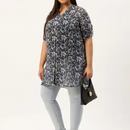 theRebelinme Blue & Off White Floral Print Shirt image 4