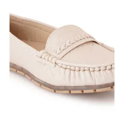 Scentra Women's Beige Casual Loafers image 5