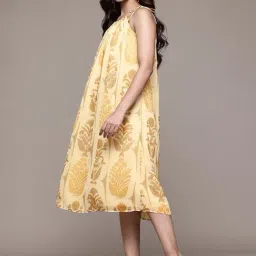 Aarke Ritu Kumar Off White Floral Dresses image 3