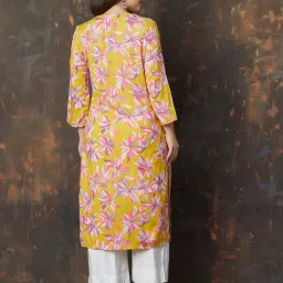 Melange by Lifestyle Women's Yellow Kurta image 2