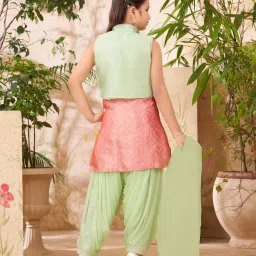 Aarika Girls Pink Embroidered Kurti Set image 2