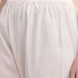 Berrylicious Women Geometric Embroidered Beads and Stones Kurta with Trousers & Dupatta image 5